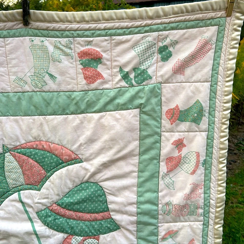 OOAK Handcrafted Quilt Baby Infant Toddler Sunbonnet Sue & Sam Holly Hobby